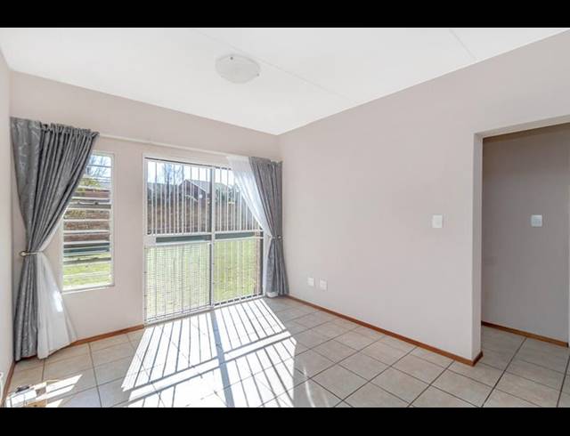 2 BEDROOM TOWNHOUSE FOR SALE IN NOORDHEUWEL